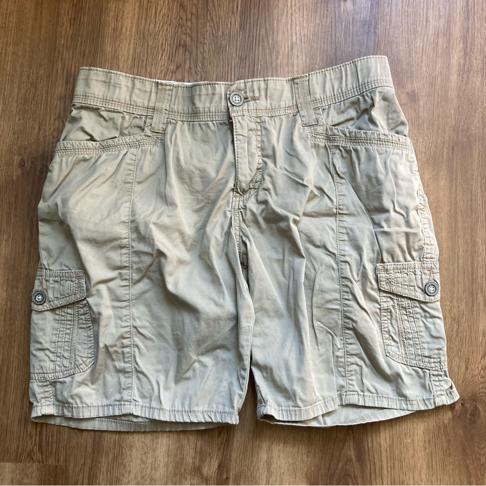 5/$15 Lee Sinfully Soft Dark Tan Shorts 8 Petite
